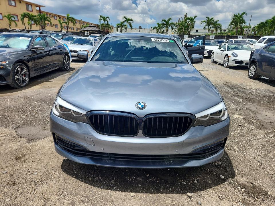 55197336 :رقم المزاد ، WBAJE5C53JWA93217 vin ، 2018 Bmw 540 مزاد بيع