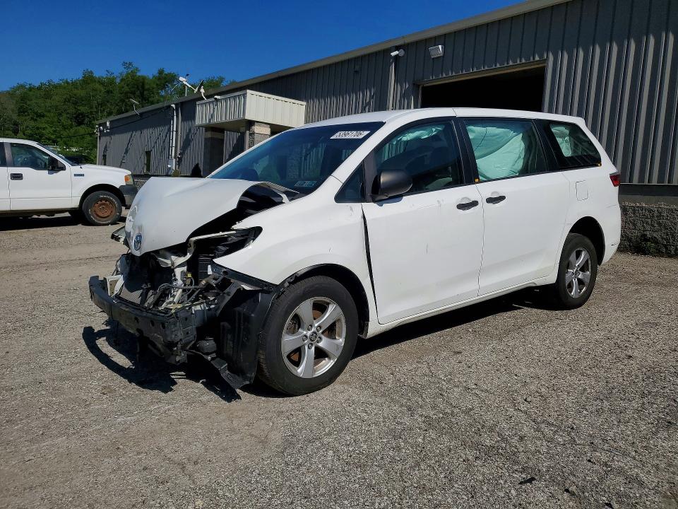 53961706 :رقم المزاد ، 5TDZZ3DC9HS826826 vin ، 2017 Toyota Sienna مزاد بيع