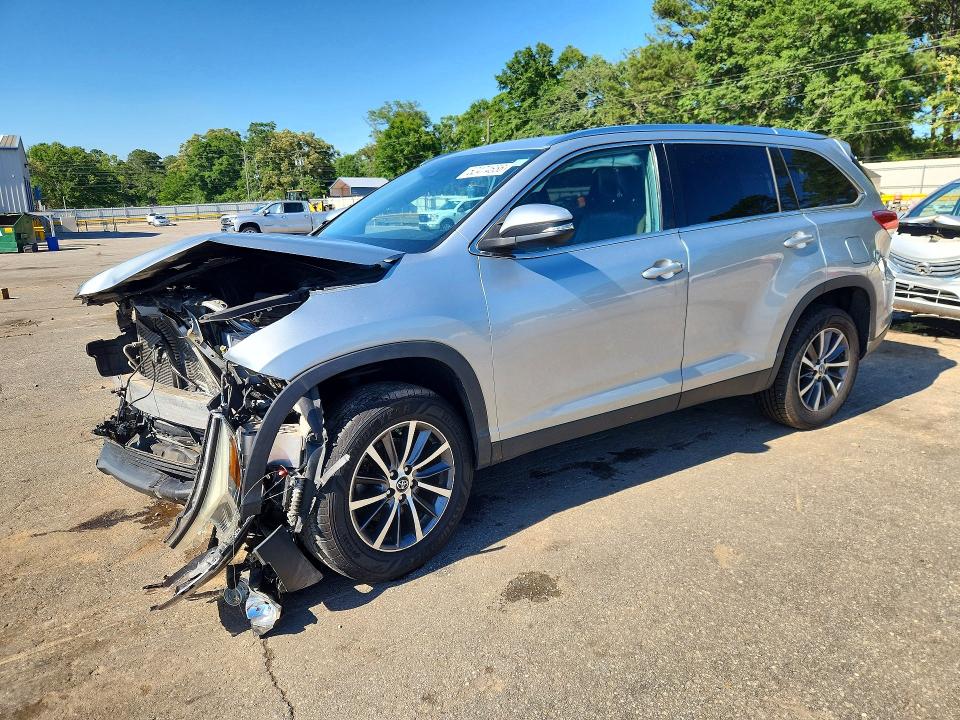 2019 Toyota Highlander მანქანა იყიდება აუქციონზე, vin: 5TDKZRFH4KS552410, აუქციონის ნომერი: 52474656