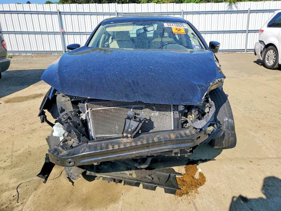 52410026 :رقم المزاد ، 3VWDB7AJ4HM250181 vin ، 2017 Volkswagen Jetta مزاد بيع