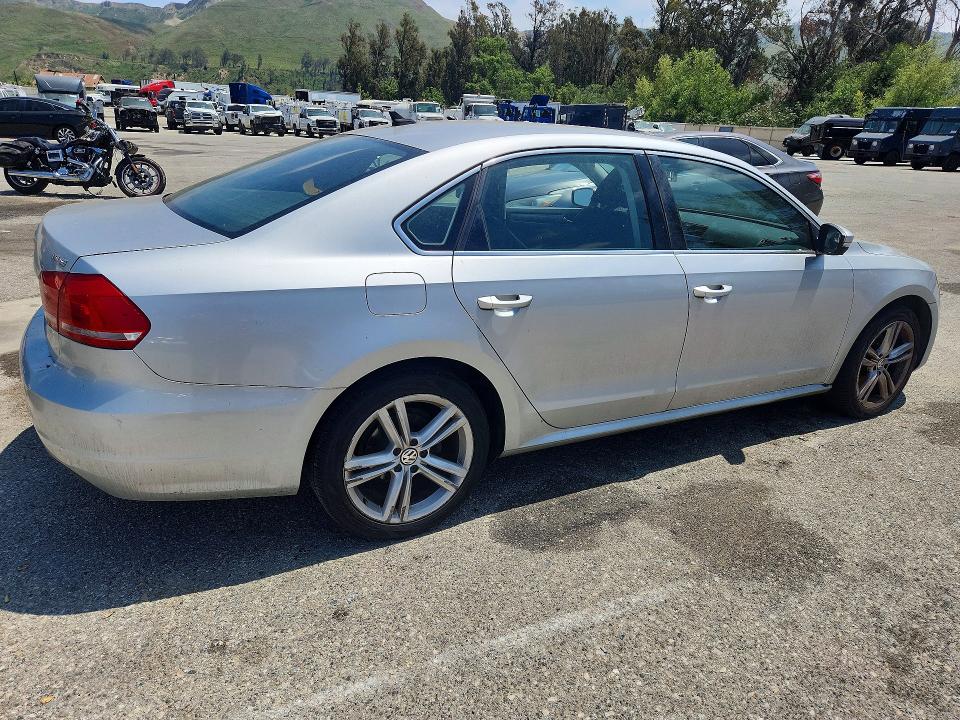 Продажа на аукционе авто 2014 Volkswagen Passat, vin: 1VWBT7A31EC045503, номер лота: 52940936