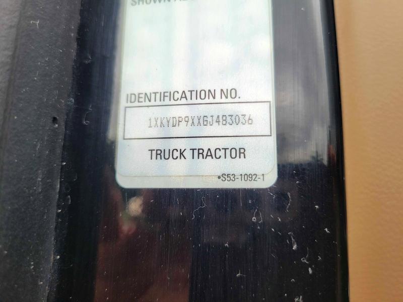 55346666 :رقم المزاد ، 1XKYDP9XXGJ483036 vin ، 2016 Kenworth Construction مزاد بيع