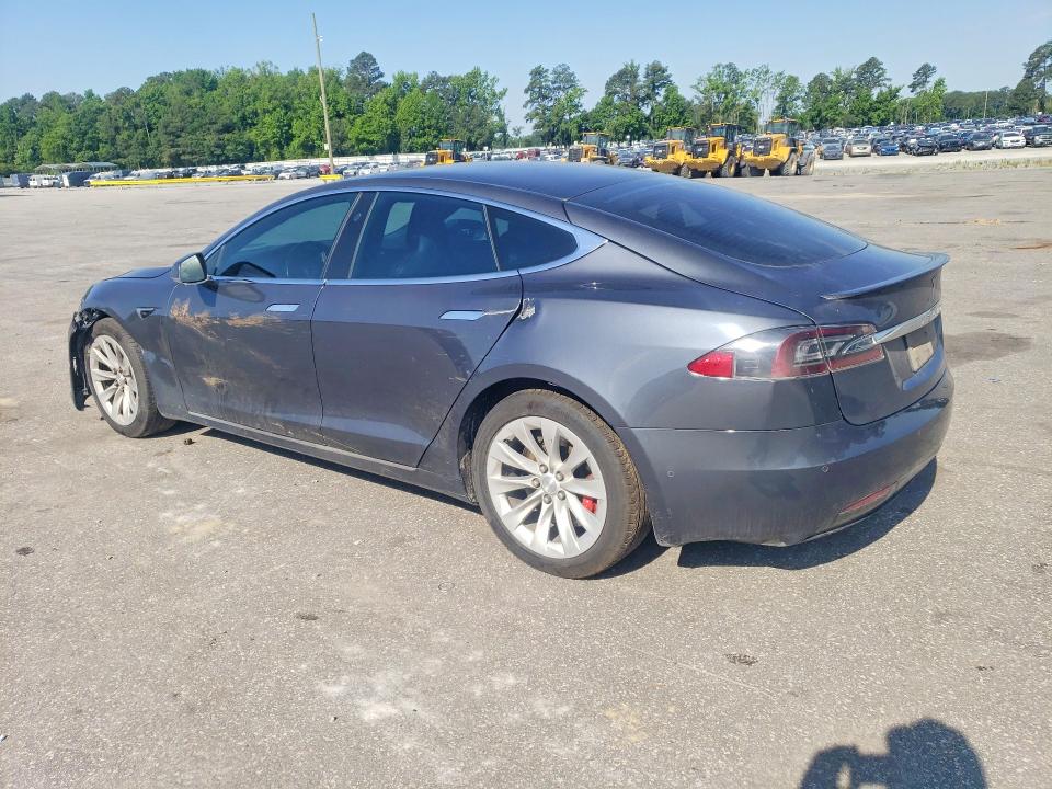 53329946 :رقم المزاد ، 5YJSA1E46KF332729 vin ، 2019 Tesla Model S مزاد بيع