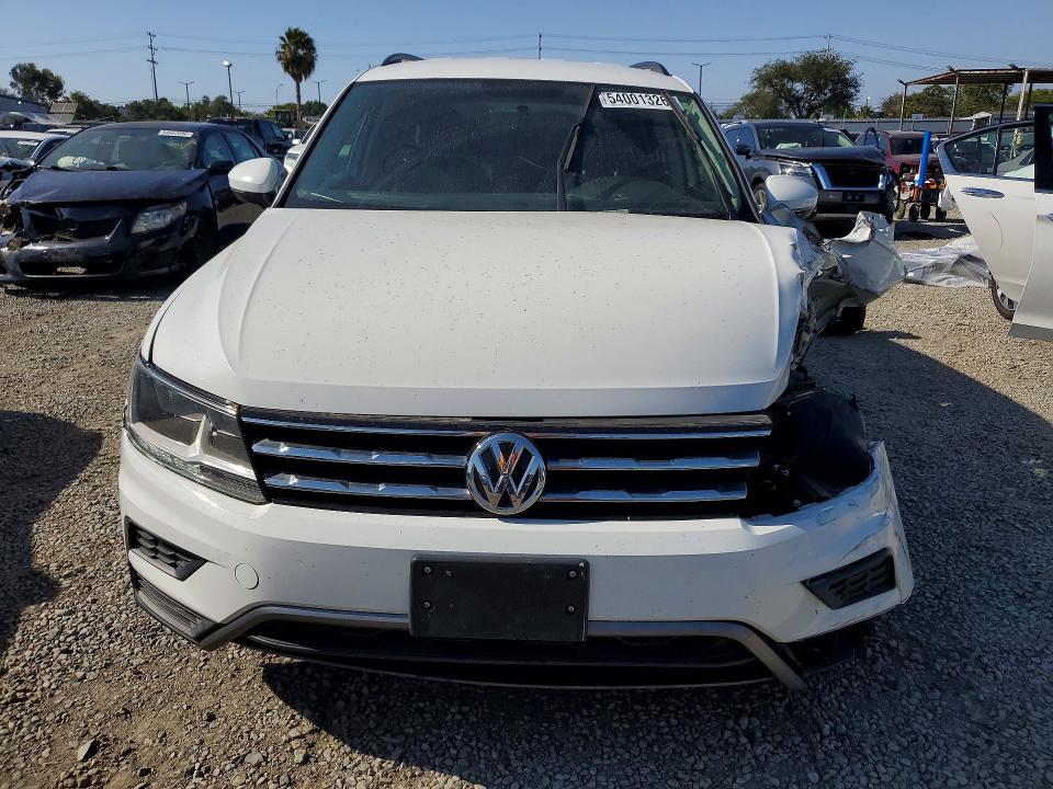 Продажа на аукционе авто 2019 Volkswagen Tiguan, vin: 3VV1B7AX4KM039324, номер лота: 54001326