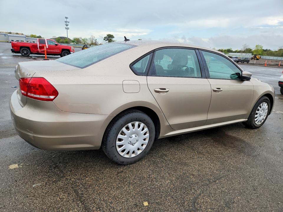 53529266 :رقم المزاد ، 1VWAT7A31FC072763 vin ، 2015 Volkswagen Passat مزاد بيع