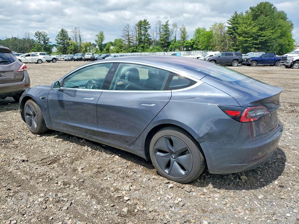 53701186 :رقم المزاد ، 5YJ3E1EB4JF128999 vin ، 2018 Tesla Model 3 مزاد بيع