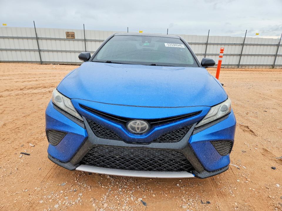 53590546 :رقم المزاد ، 4T1B61HK7KU220942 vin ، 2019 Toyota Camry مزاد بيع