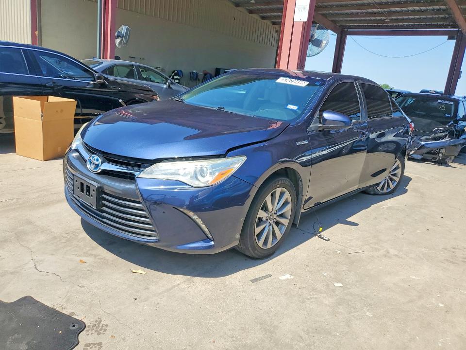2015 Toyota Camry Hybrid მანქანა იყიდება აუქციონზე, vin: 4T1BD1FK0FU151977, აუქციონის ნომერი: 53079496