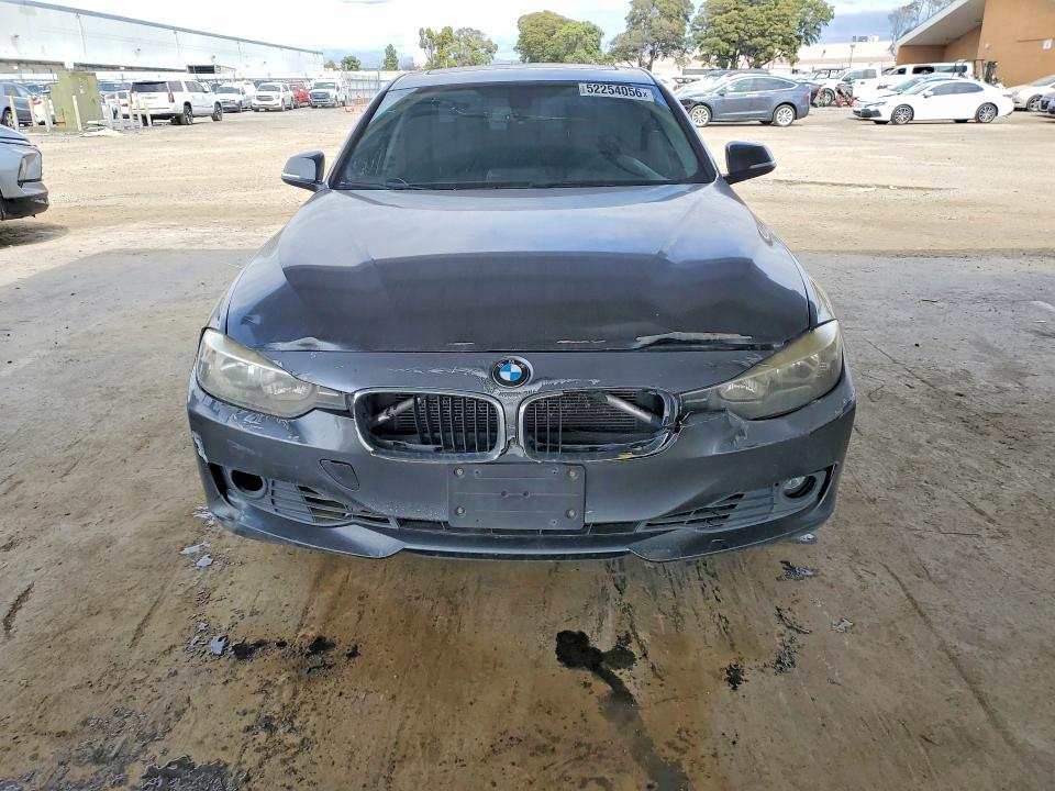 2013 Bmw 328 მანქანა იყიდება აუქციონზე, vin: WBA3C1C58DF439240, აუქციონის ნომერი: 52254056