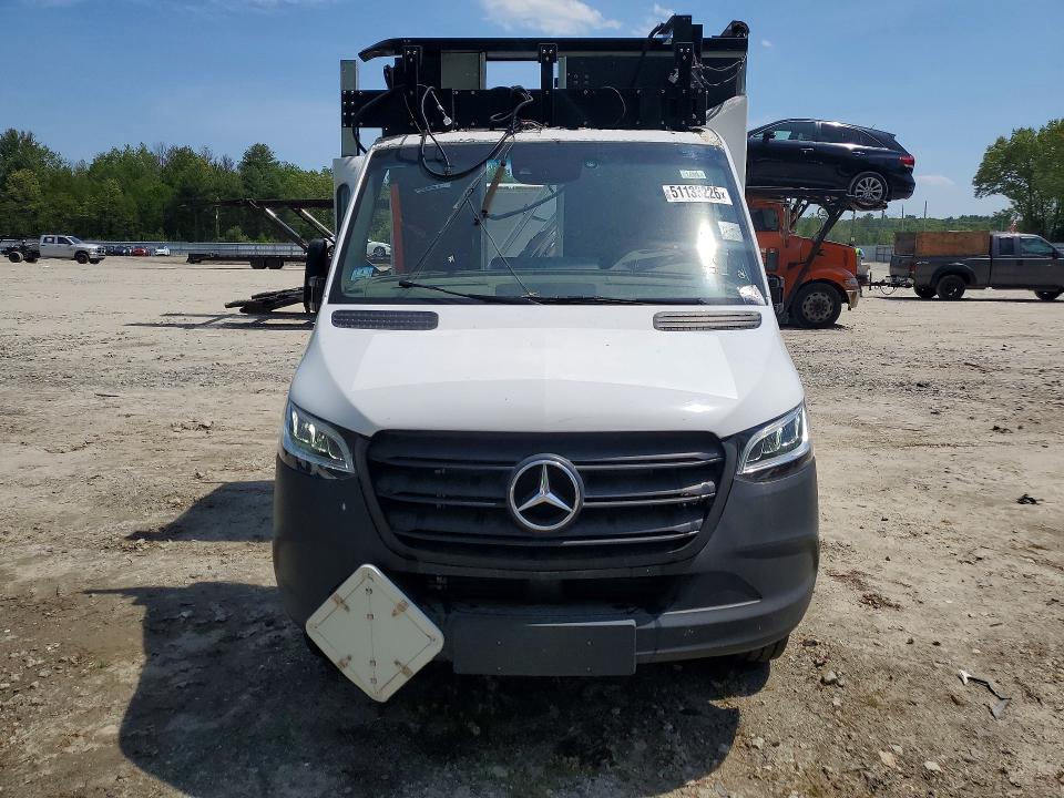 51133226 :رقم المزاد ، W1X9K2319PN255972 vin ، 2023 Mercedes Benz Sprinter مزاد بيع