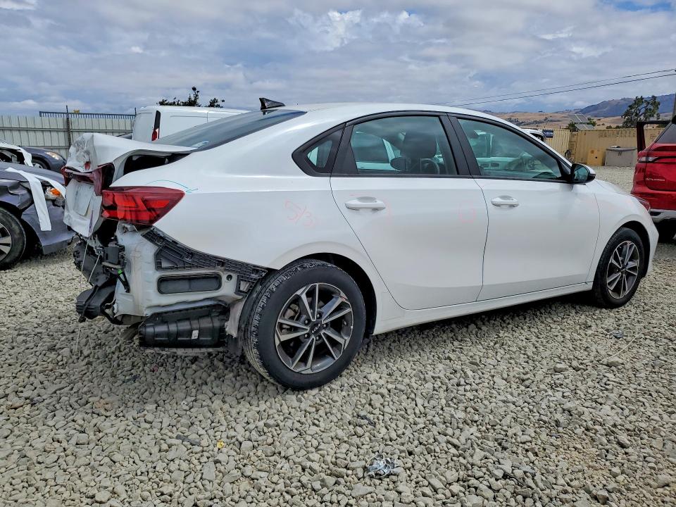 2023 Kia Forte მანქანა იყიდება აუქციონზე, vin: 3KPF24AD7PE608824, აუქციონის ნომერი: 54263046