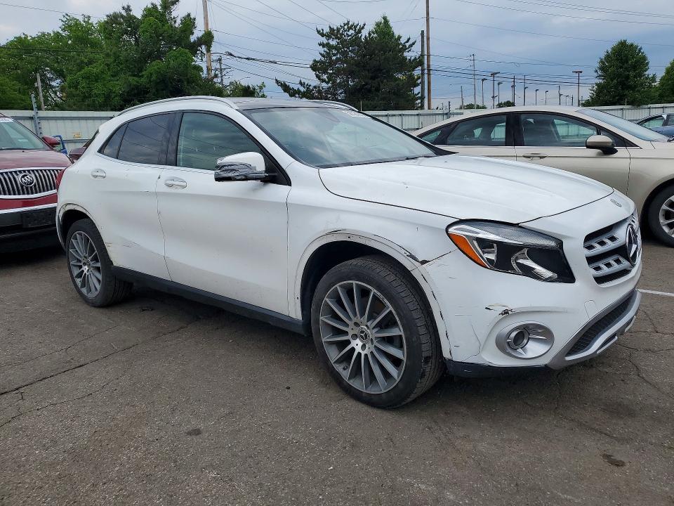 52124066 :رقم المزاد ، WDCTG4EB3JJ479482 vin ، 2018 Mercedes-benz Gla مزاد بيع