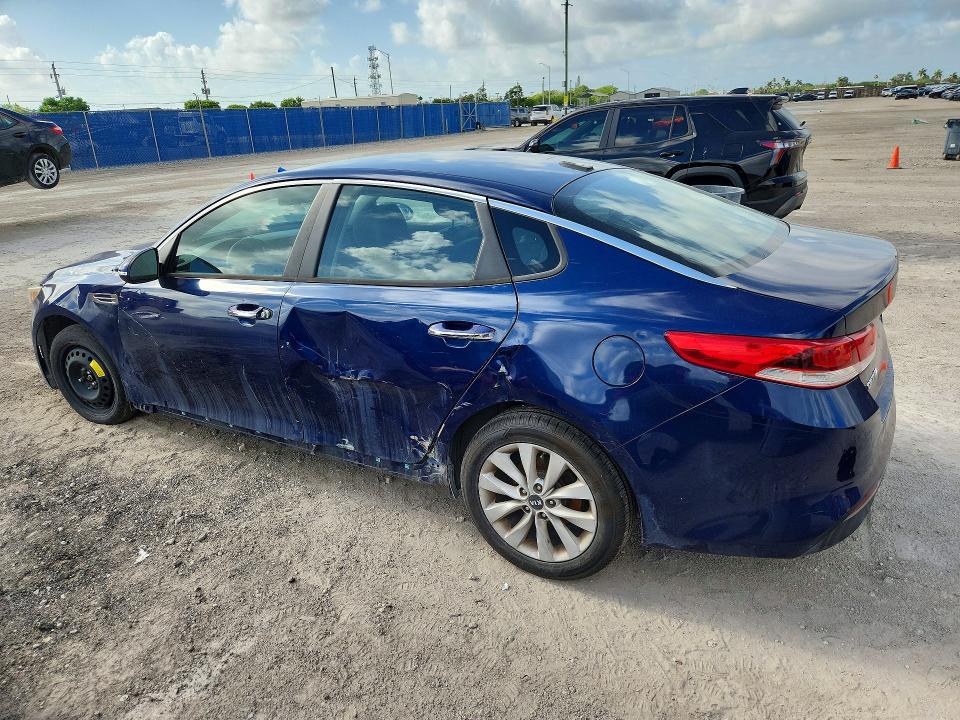 2017 Kia Optima მანქანა იყიდება აუქციონზე, vin: 5XXGT4L3XHG140246, აუქციონის ნომერი: 54876126