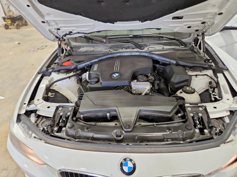 52206946 :رقم المزاد ، WBA3C3C57FK202020 vin ، 2015 Bmw 320 مزاد بيع