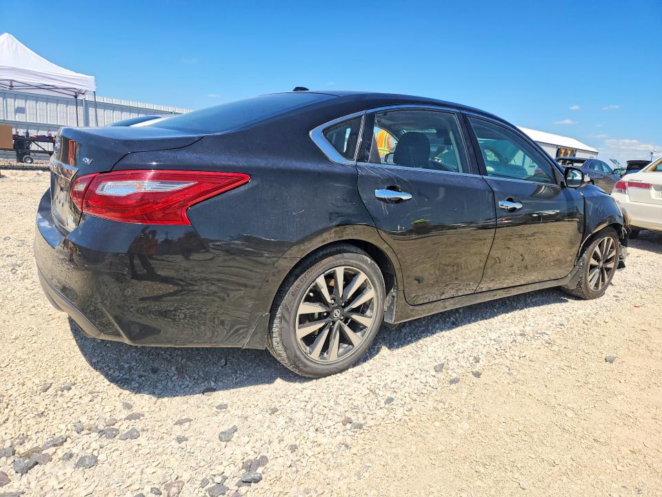 Продаж на аукціоні авто 2018 Nissan Altima, vin: 1N4AL3AP5JC230485, номер лоту: 52927136