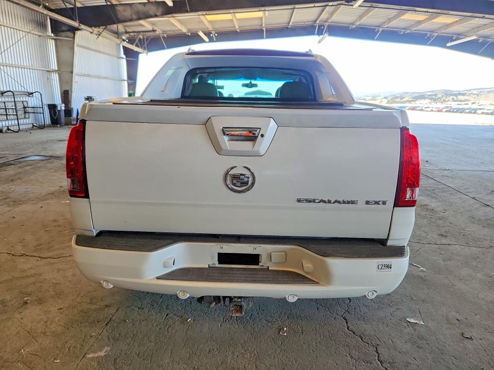 Auction sale of the 2002 Cadillac Escalade, vin: 3GYEK63N12G253072, lot number: 52778196