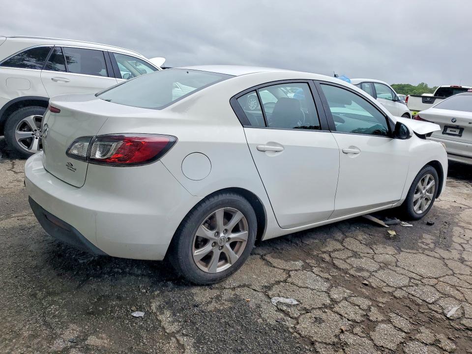 52430396 :رقم المزاد ، JM1BL1VF6B1380428 vin ، 2011 Mazda 3 مزاد بيع