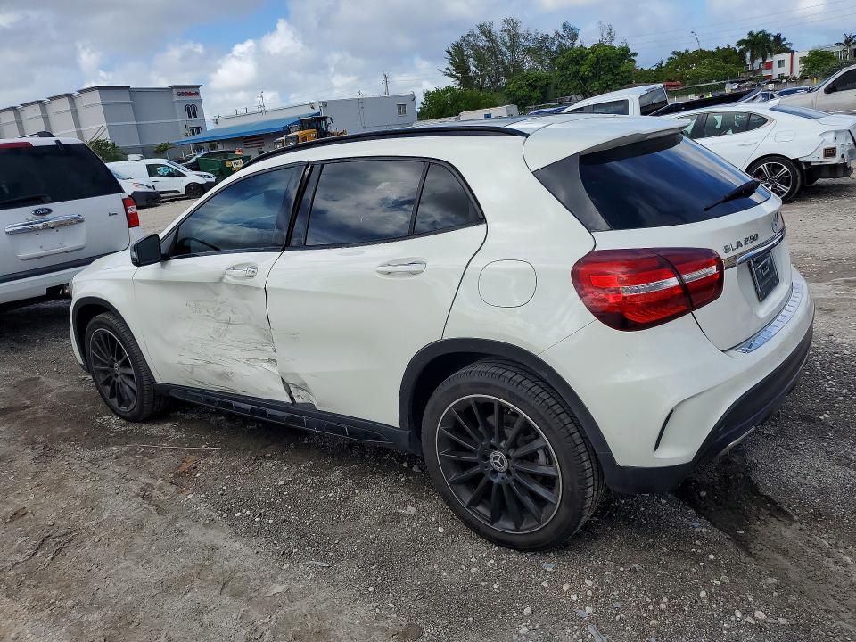 54066156 :رقم المزاد ، WDCTG4EB0JJ406859 vin ، 2018 Mercedes-benz Gla مزاد بيع