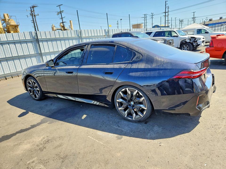 54640026 :رقم المزاد ، WBA43FJ02SCU07083 vin ، 2025 Bmw 530 مزاد بيع