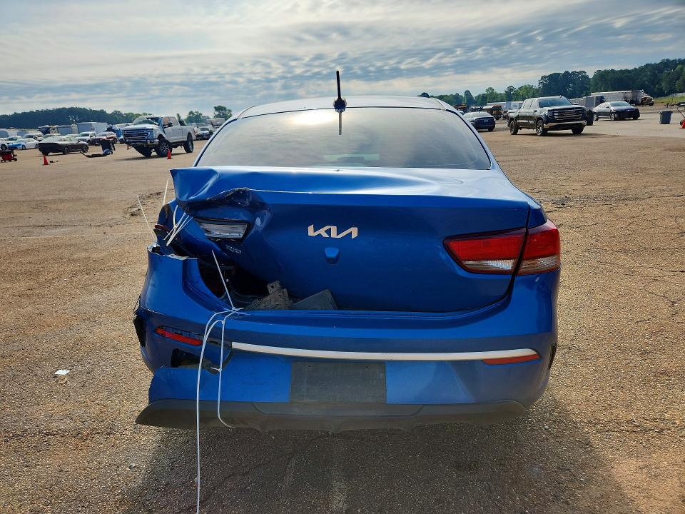 55165656 :رقم المزاد ، 3KPA24AD1NE431193 vin ، 2022 Kia Rio مزاد بيع