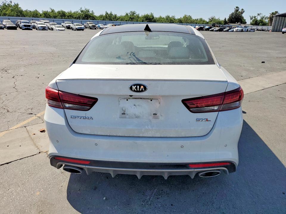 54013676 :رقم المزاد ، 5XXGV4L25JG203177 vin ، 2018 Kia Optima مزاد بيع