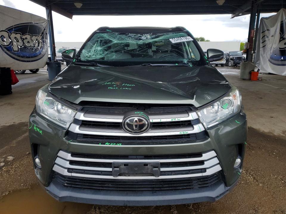 55408196 :رقم المزاد ، 5TDJZRFH8JS822765 vin ، 2018 Toyota Highlander مزاد بيع