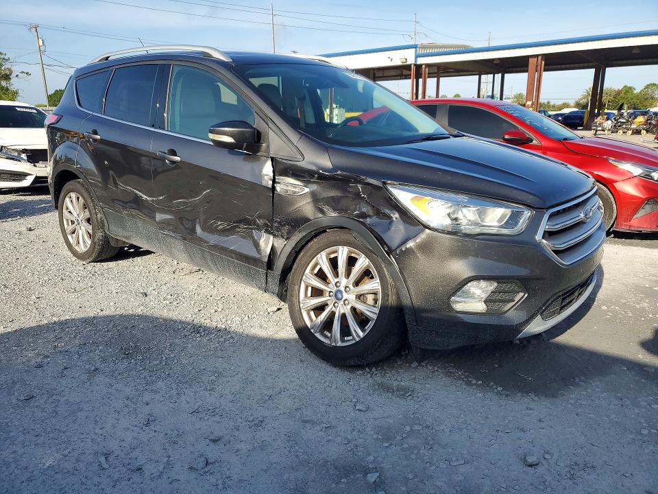 Продажа на аукционе авто 2017 Ford Escape, vin: 1FMCU0JD1HUC37390, номер лота: 54819516