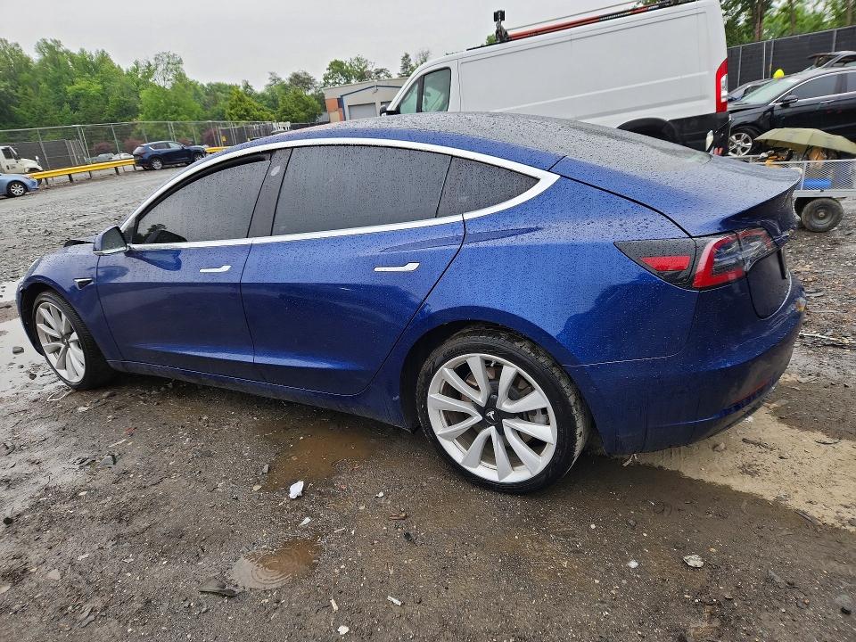 54577096 :رقم المزاد ، 5YJ3E1EA9JF110196 vin ، 2018 Tesla Model 3 مزاد بيع