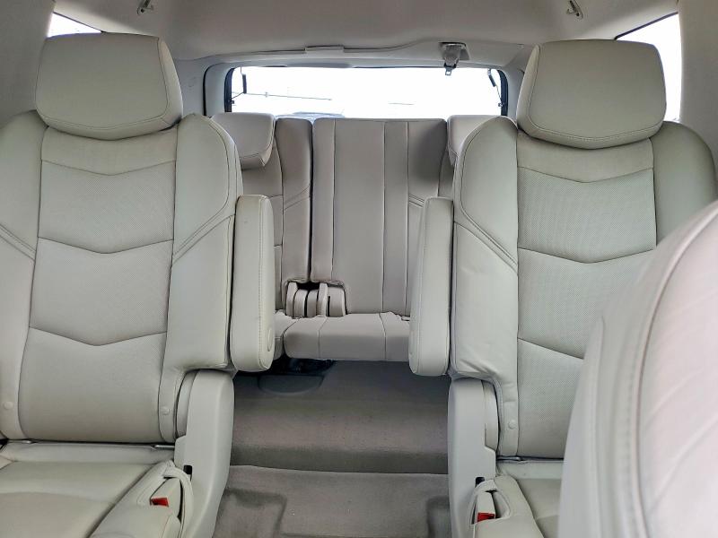52132386 :رقم المزاد ، 1GYS4BKJ7HR143883 vin ، 2017 Cadillac Escalade مزاد بيع
