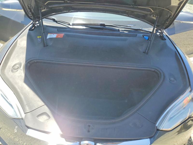 53592906 :رقم المزاد ، 5YJSA1E28JF261207 vin ، 2018 Tesla Model S مزاد بيع
