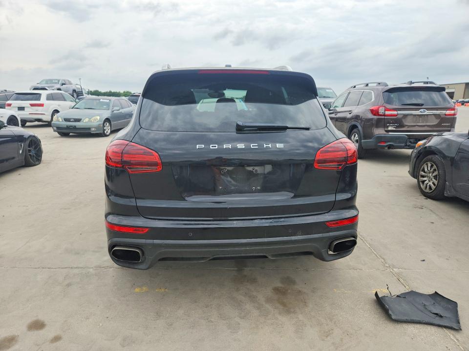 53967486 :رقم المزاد ، WP1AA2A27GLA05698 vin ، 2016 Porsche Cayenne مزاد بيع