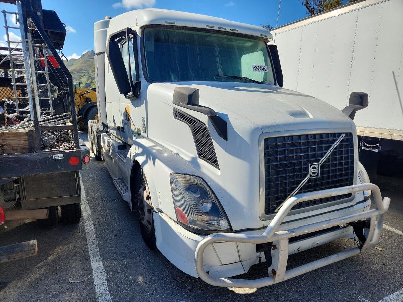 52964426 :رقم المزاد ، 4V4NC9EH0FN919366 vin ، 2015 Volvo Vnl مزاد بيع
