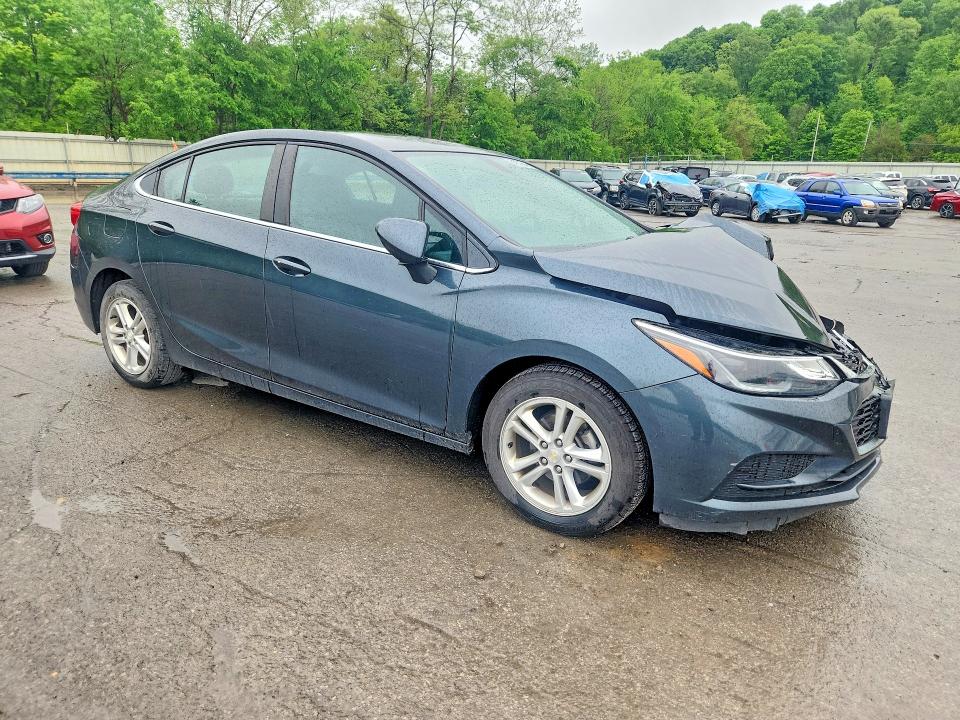 Продажа на аукционе авто 2017 Chevrolet Cruze, vin: 1G1BE5SM2H7263870, номер лота: 54272946