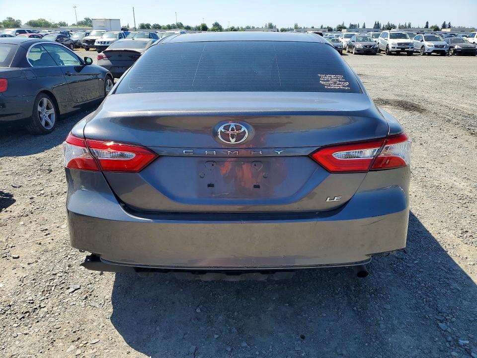 2018 Toyota Camry მანქანა იყიდება აუქციონზე, vin: 4T1B11HK9JU626332, აუქციონის ნომერი: 52433226