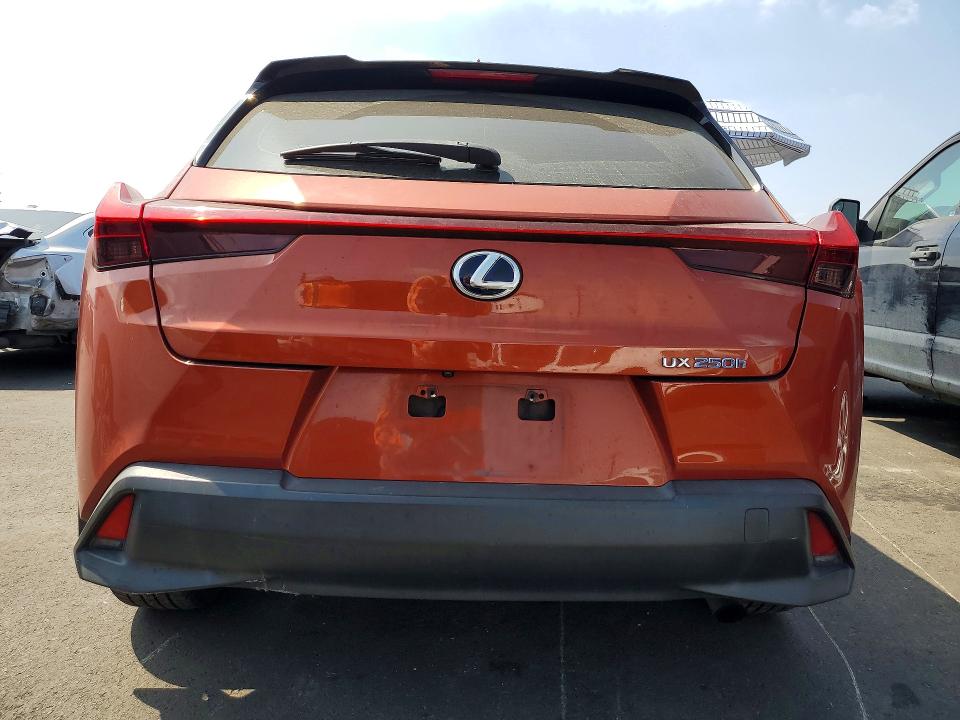 53957346 :رقم المزاد ، JTHU9JBH3K2004176 vin ، 2019 Lexus Ux مزاد بيع