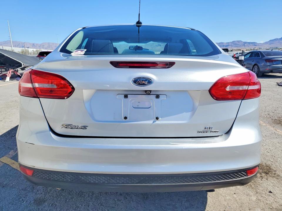 53889526 :رقم المزاد ، 1FADP3F25FL221548 vin ، 2015 Ford Focus مزاد بيع