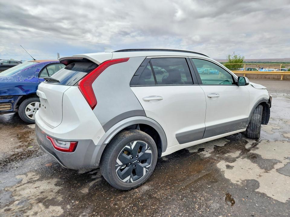 52359226 :رقم المزاد ، KNDCT3L12P5042533 vin ، 2023 Kia Niro مزاد بيع