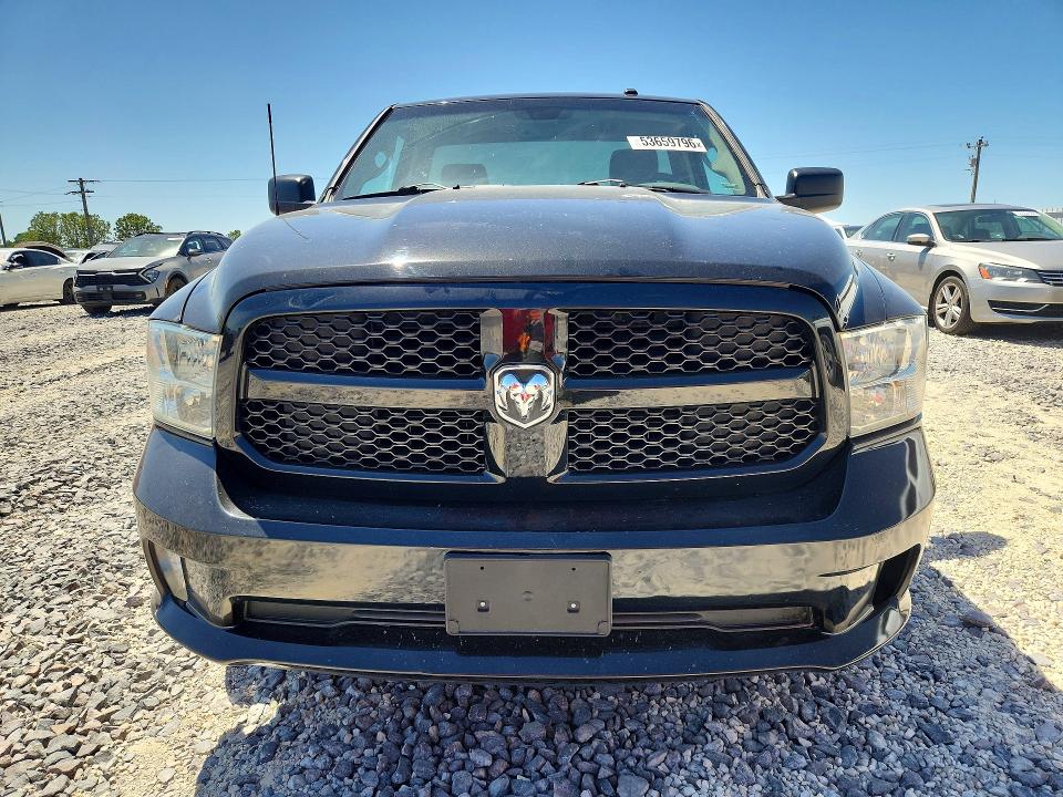 53659796 :رقم المزاد ، 3C6JR6ATXFG618394 vin ، 2015 Ram 1500 مزاد بيع
