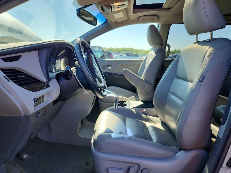 53195176 :رقم المزاد ، 5TDYK3DC6FS635877 vin ، 2015 Toyota Sienna مزاد بيع