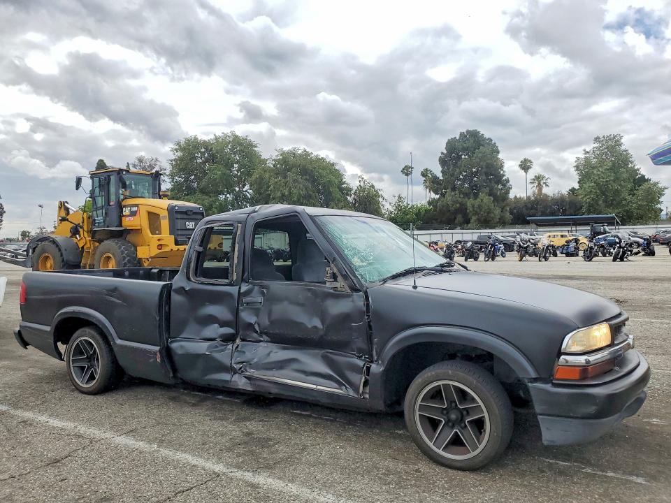 55451496 :رقم المزاد ، 1GCCS1958Y8305335 vin ، 2000 Chevrolet S Truck مزاد بيع