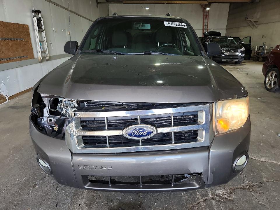 2010 Ford Escape მანქანა იყიდება აუქციონზე, vin: 1FMCU0DG0AKD26052, აუქციონის ნომერი: 54953846