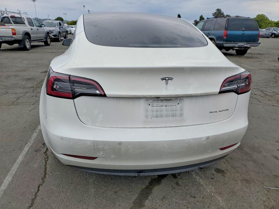 Продажа на аукционе авто 2021 Tesla Model 3, vin: 5YJ3E1EB2MF870547, номер лота: 52217736