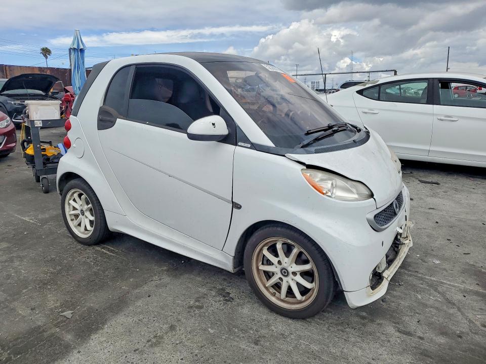 2013 Smart Fortwo მანქანა იყიდება აუქციონზე, vin: WMEEJ3BA5DK639903, აუქციონის ნომერი: 52398716
