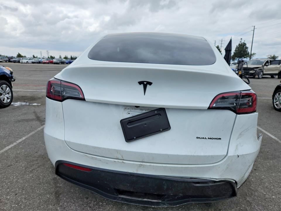 Продаж на аукціоні авто 2024 Tesla Model Y, vin: 7SAYGDEE6RF089603, номер лоту: 54885096