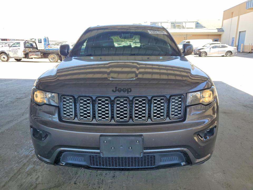 53831576 :رقم المزاد ، 1C4RJFAGXJC296843 vin ، 2018 Jeep Grand Cherokee مزاد بيع