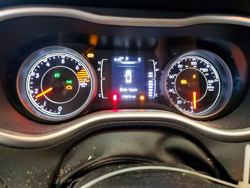 2018 Jeep Cherokee მანქანა იყიდება აუქციონზე, vin: 1C4PJLLB5JD590930, აუქციონის ნომერი: 54830136