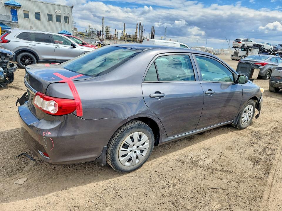 52992396 :رقم المزاد ، 2T1BU4EE9DC028979 vin ، 2013 Toyota Corolla مزاد بيع