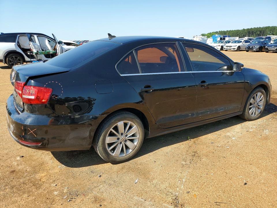 53631096 :رقم المزاد ، 3VWLA7AJXFM305695 vin ، 2015 Volkswagen Jetta مزاد بيع