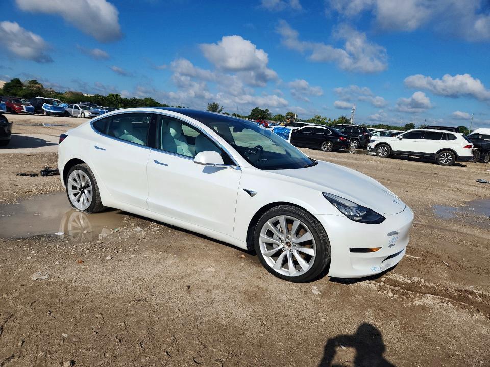 52714876 :رقم المزاد ، 5YJ3E1EB8LF640333 vin ، 2020 Tesla Model 3 مزاد بيع