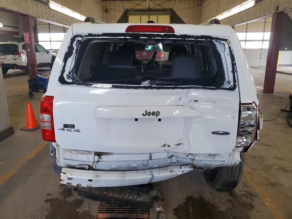 52392276 :رقم المزاد ، 1C4NJRFB3GD752889 vin ، 2016 Jeep Patriot مزاد بيع